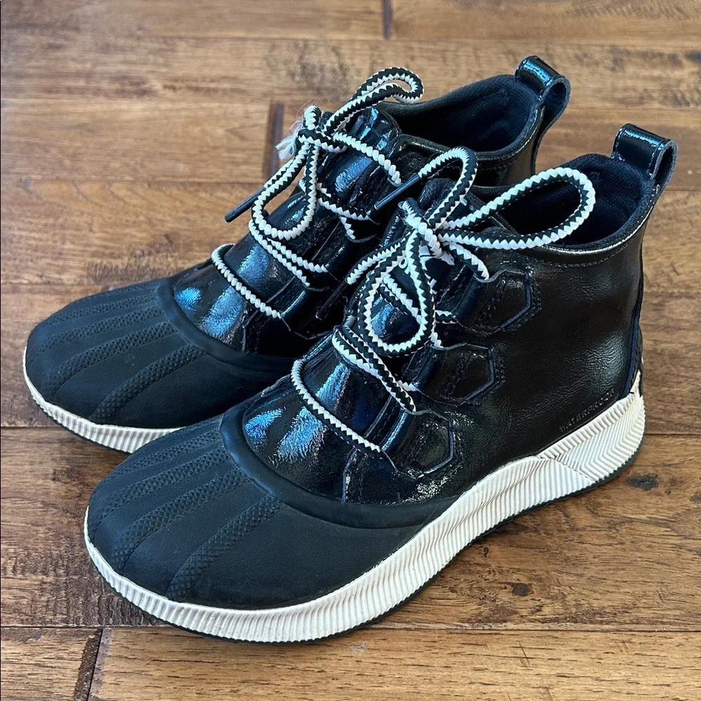 Sorel Out N About III Classic Waterproof Rain Snow Boots Black Womens Size 6
